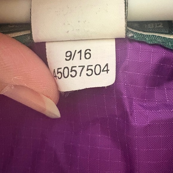 L.L. Bean Purple Hooded Lightweight Insulated Rain Jacket Size 14/16 - Picture 9 of 9